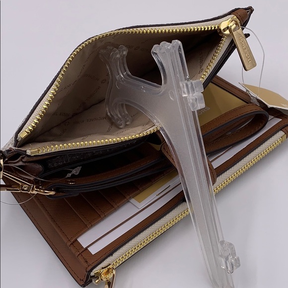 MK Jet Set Travel Double Zip Wrstl Smartphone Case - Picture 16 of 16